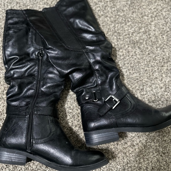 Very comfortable black full heal inner zipper boots - Picture 5 of 5